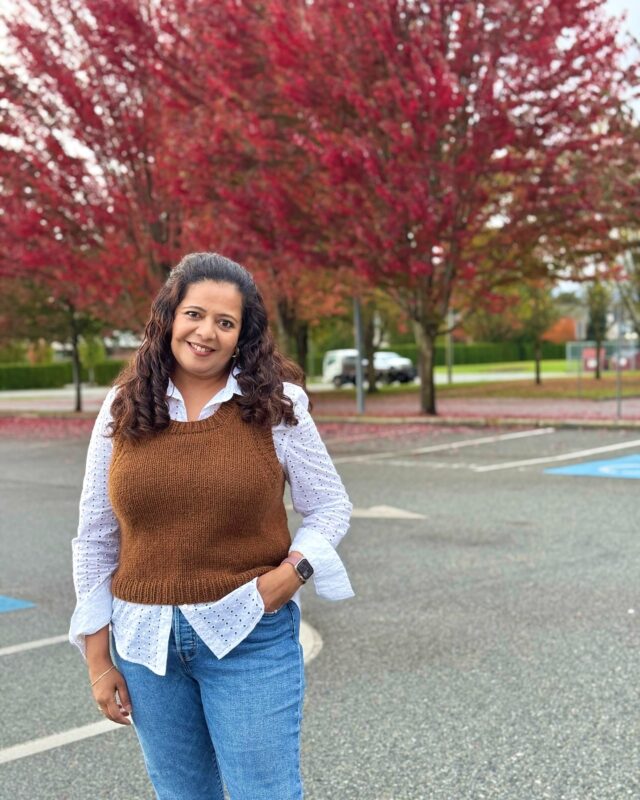 The Rita Vest by @truly.myrtle is perfect for this time of year🍂🍁

Pattern: Rita Vest by Libby Jonson
Yarn: Gilliatt and Berenice by @dererumnatura from @blacksheepyarns 
 
#ritavest #wardrobetoolbox #dererumnatura #celebratehandmade #modernmaker #slowfashion